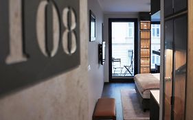 Boutique 108 - Old City, Luxury Apt. With A Garage